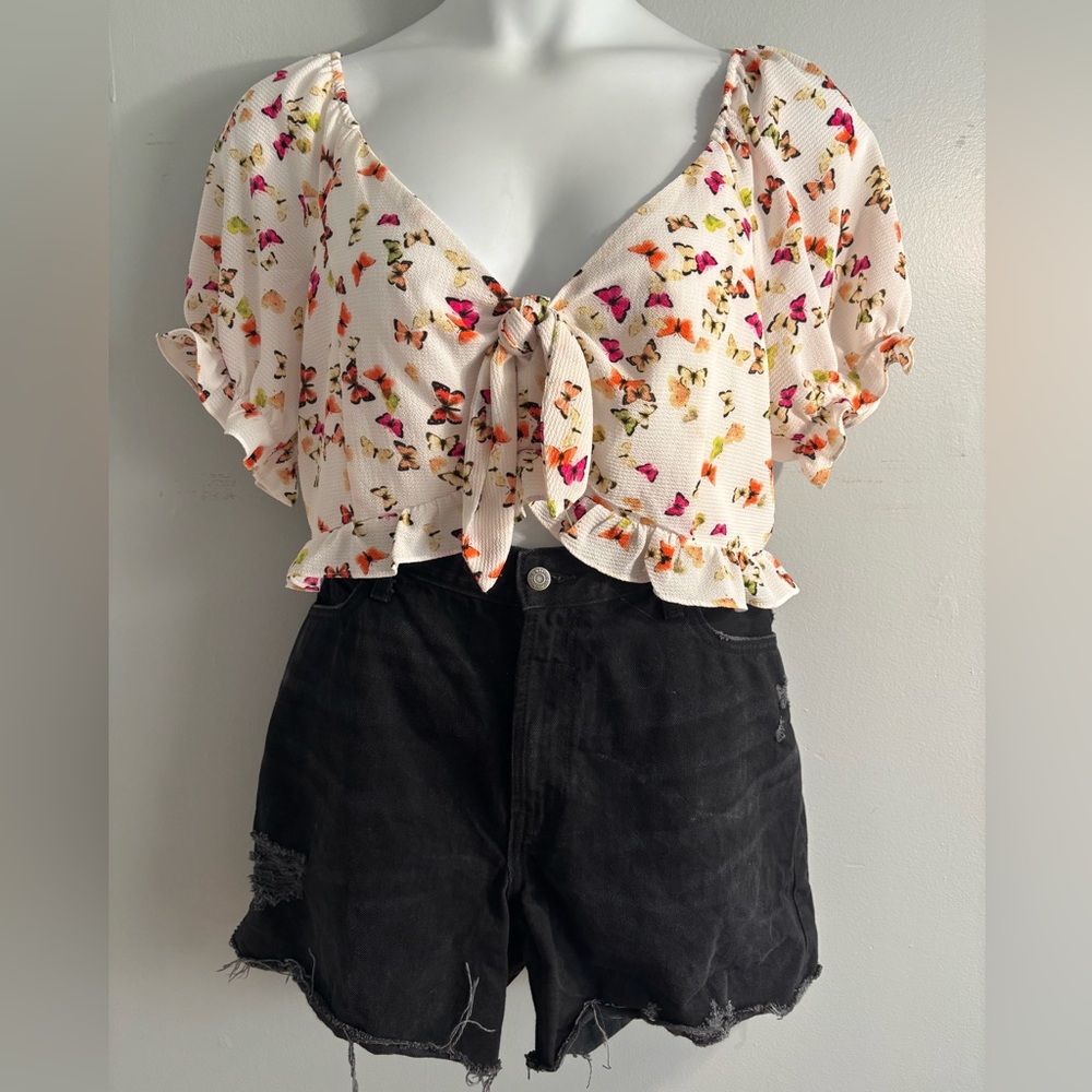❤️ BCBGeneration Multicolor Butterfly Blouse